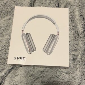 XP90 Silver Wireless Headphones